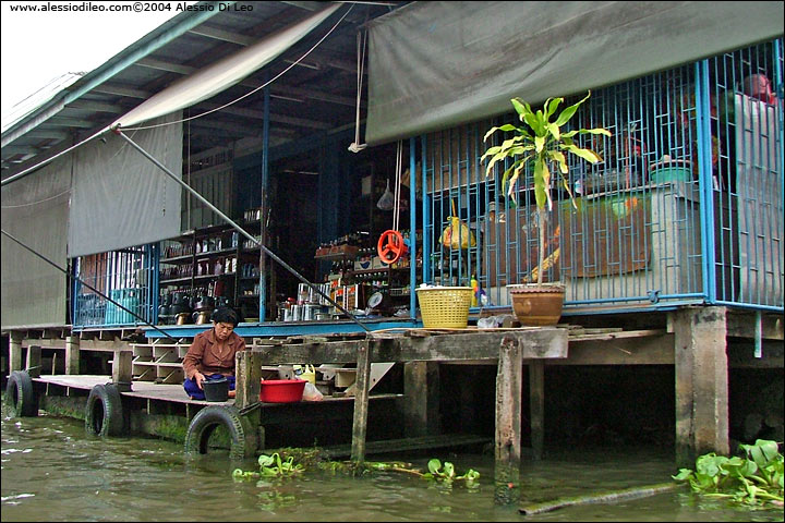 Mercato galleggiante di Damnoen Saduak