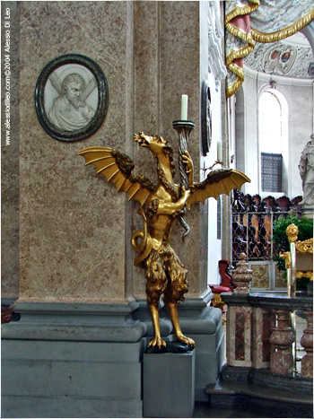 L'interno della chiesa di San Nikolaus