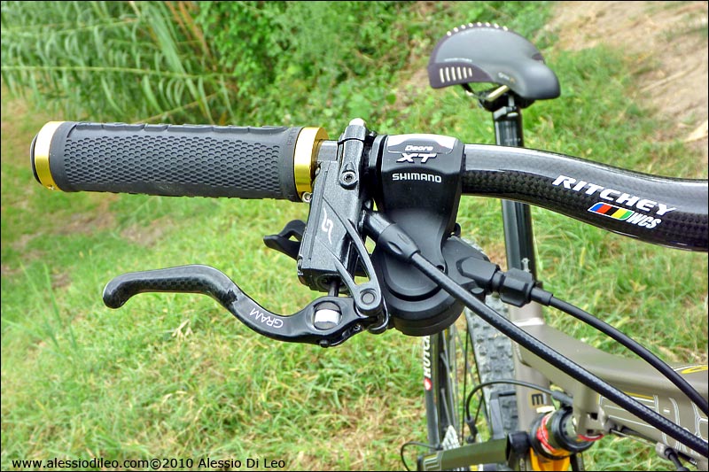 Rockraider-manubrio.jpg