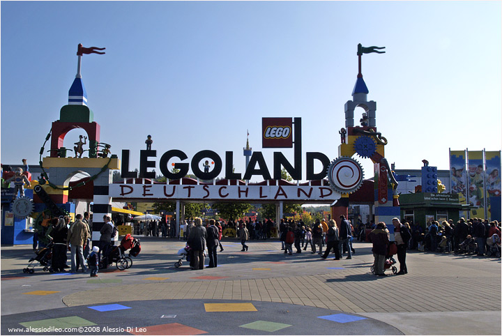 L'entrata del parco di Legoland