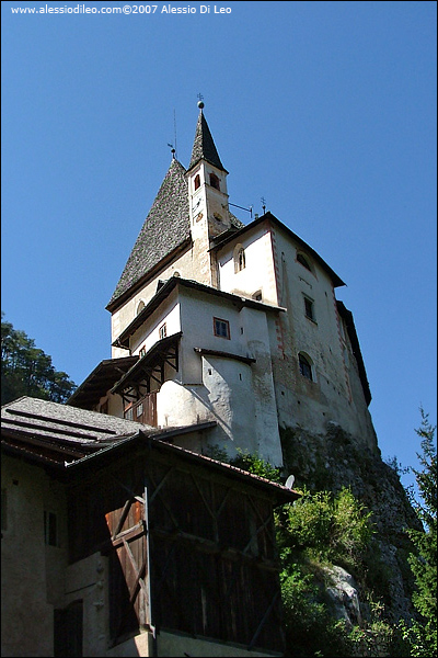 L'ingresso al santuario di San Romedio