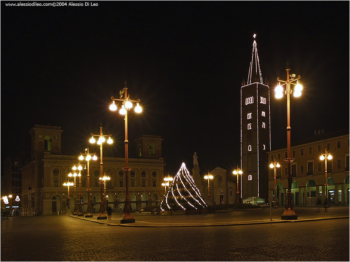 Forl&igrave; piazza Saffi e il palazzo delle Poste